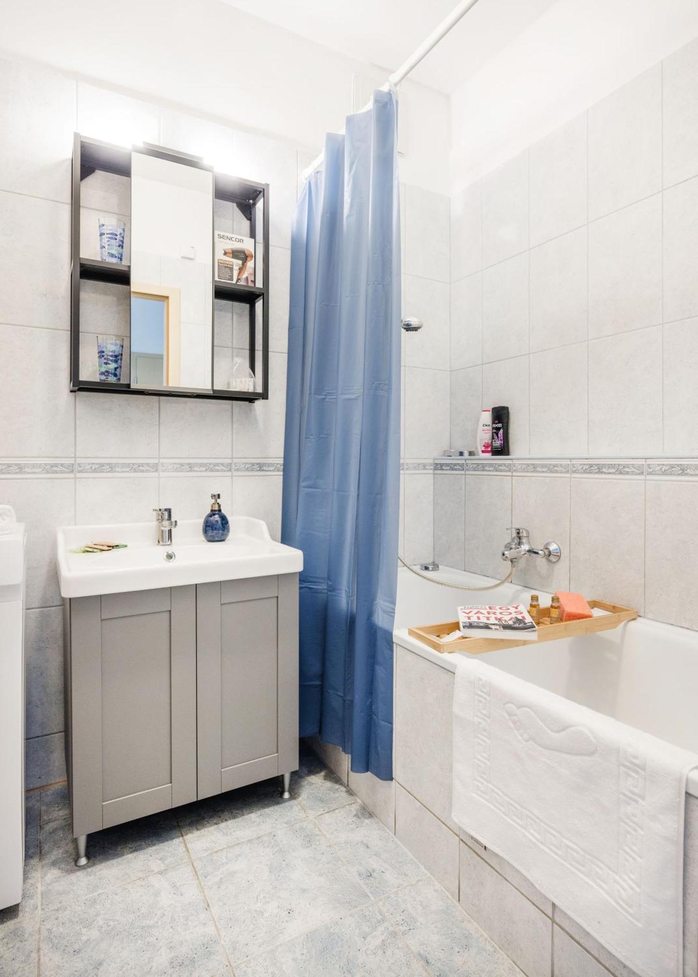 Modern Two-Bedroom Apartment With Free Parking 布达佩斯 外观 照片