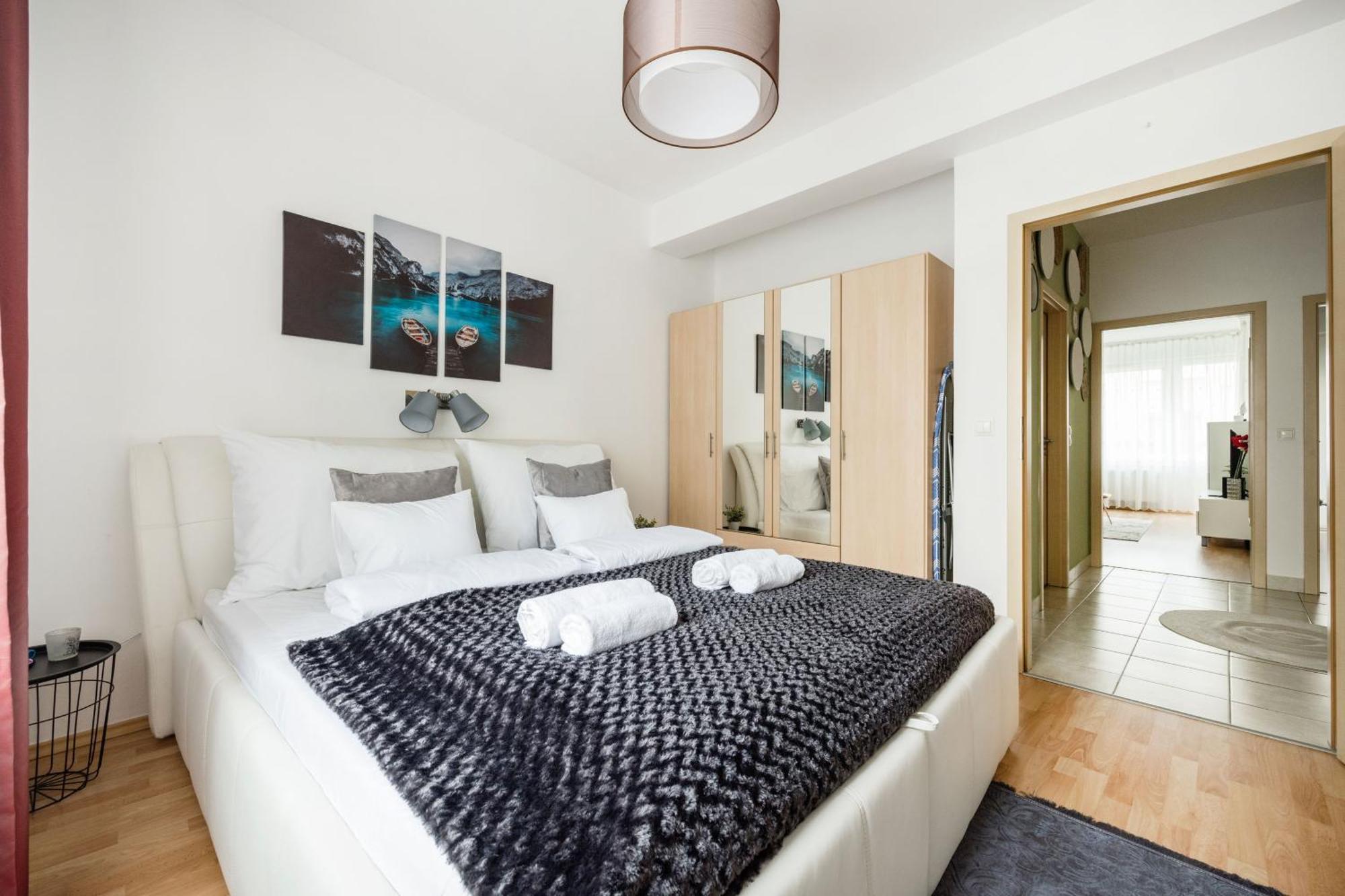 Modern Two-Bedroom Apartment With Free Parking 布达佩斯 外观 照片