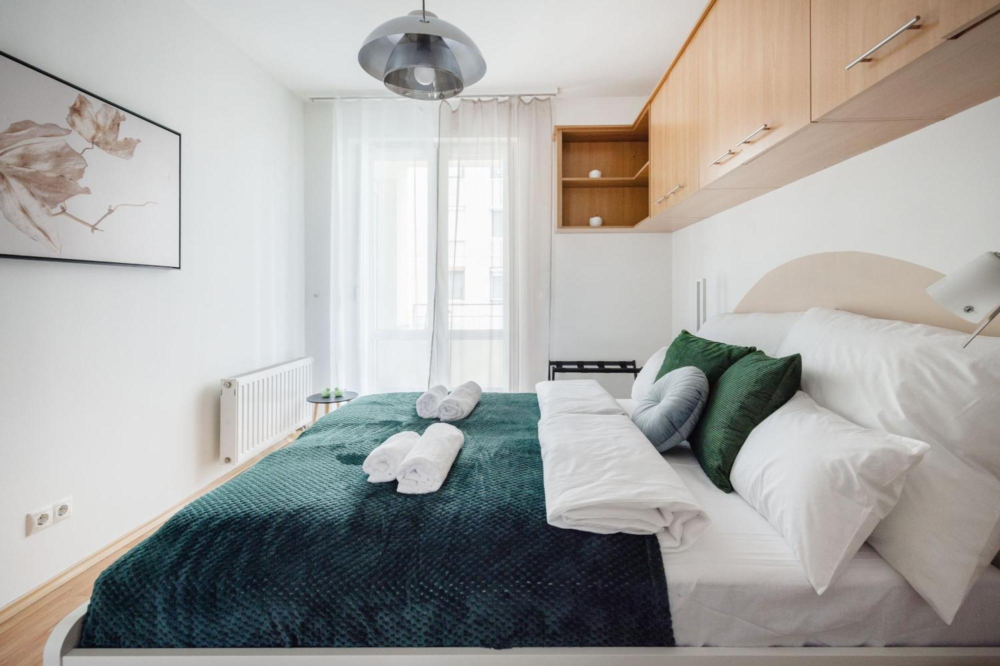Modern Two-Bedroom Apartment With Free Parking 布达佩斯 外观 照片