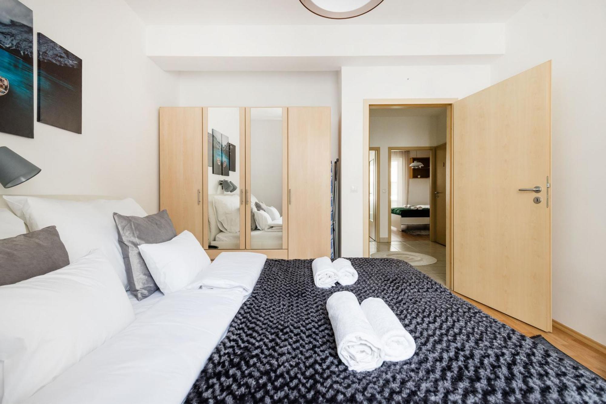 Modern Two-Bedroom Apartment With Free Parking 布达佩斯 外观 照片